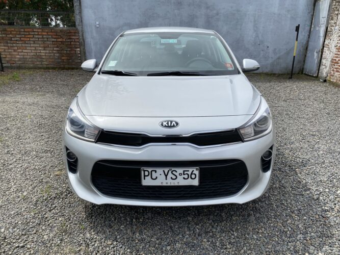 KIA RIO 4 C EX FULL 1.4 AT 4X2 BCN SD / PCYS-56