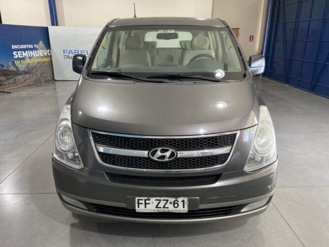 HYUNDAI NEW H-1 2.5 AT 4X2 DSL GLS / FFZZ-61