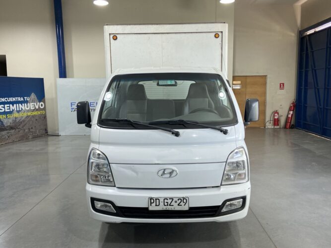 HYUNDAI PORTER CHASIS CABIN 2.5 MT 4X2 DSL CS E5 / PDGZ-29